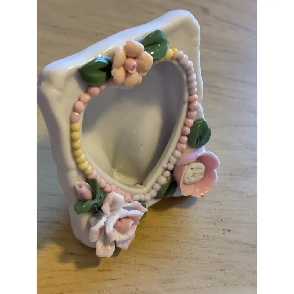 VTG 80s 3D Photo Frame Pink Roses Heart Victorian Porcelain Standing Cottage